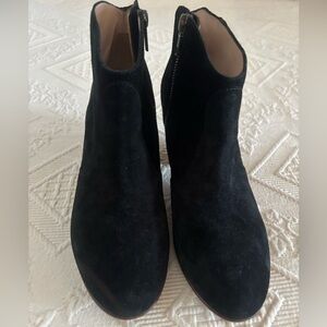 Vero Cuoio Black Suede Ankle Booties